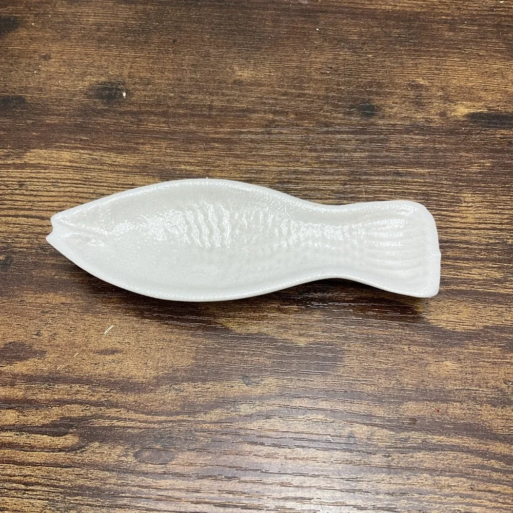 Vintage‎ Colonial Williamsburg Restoration Ceramic Fish Spoon Rest USA